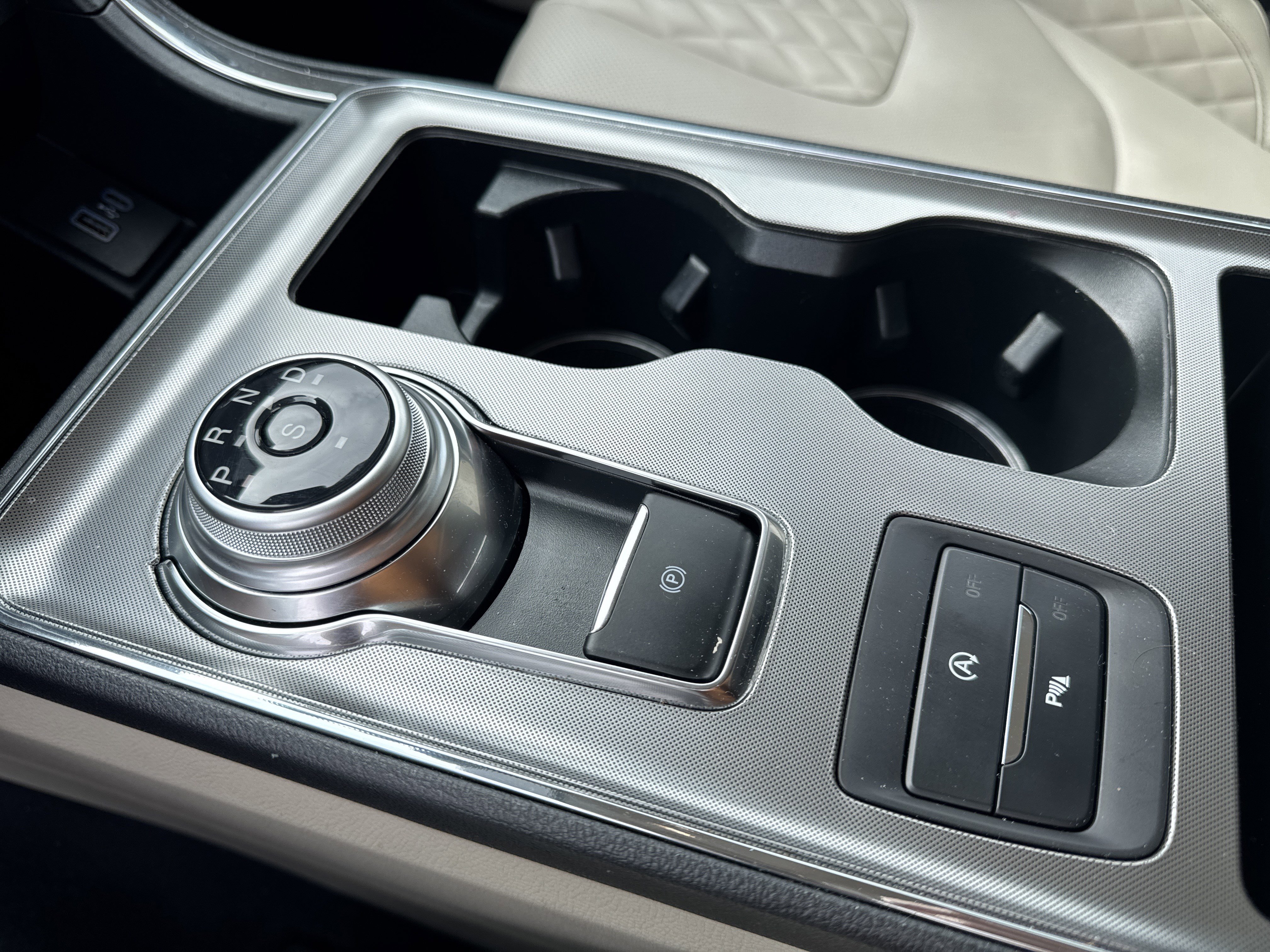 Certified 2024 Ford Edge Titanium w/ Equipment Group 301A image 25