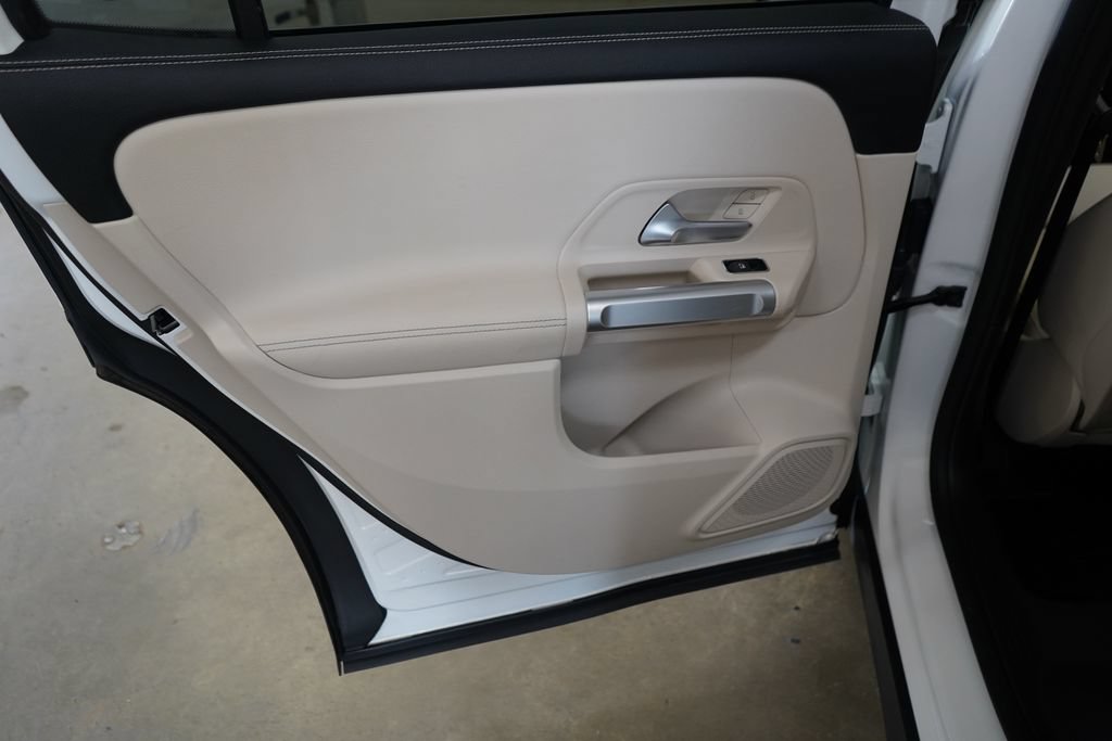 Used 2023 Mercedes-Benz GLB 250 4MATIC image 28