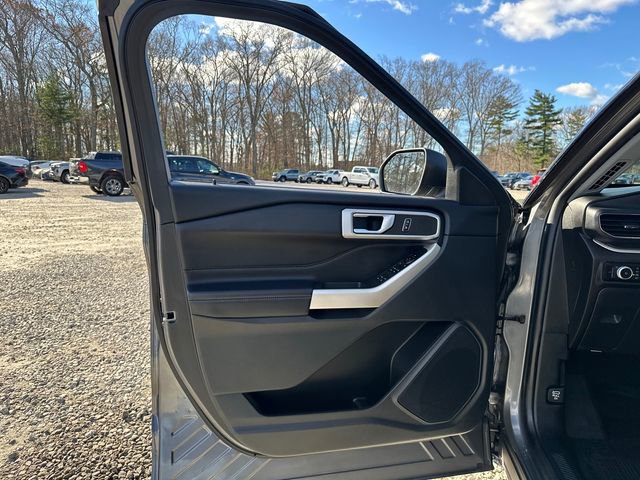 Certified 2022 Ford Explorer XLT w/ Equipment Group 202A image 28