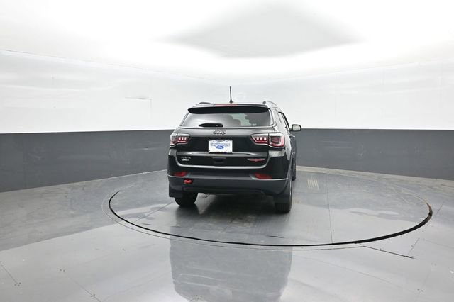 Used 2022 Jeep Compass Trailhawk w/ Trailhawk Convenience Group AWD/4WD image 6