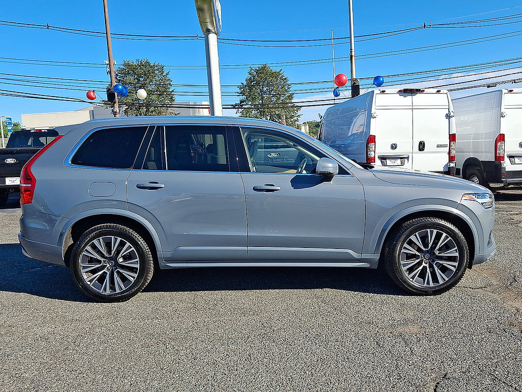 Used 2022 Volvo XC90 T6 Momentum w/ Climate Package AWD/4WD image 32