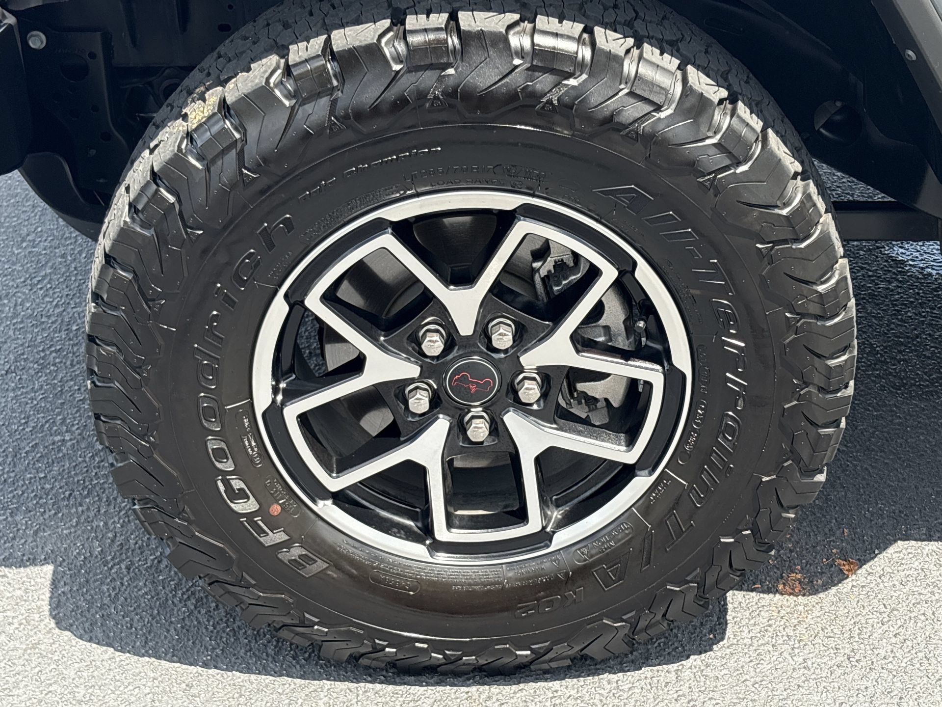 Used 2024 Jeep Wrangler Rubicon w/ Technology Group AWD/4WD image 27
