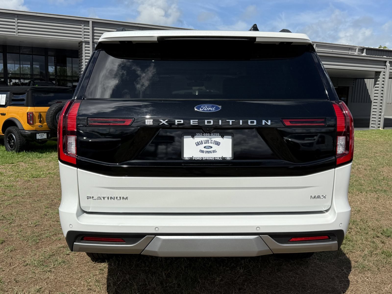 Certified 2025 Ford Expedition Max Platinum w/ Driver's Package AWD/4WD image 6