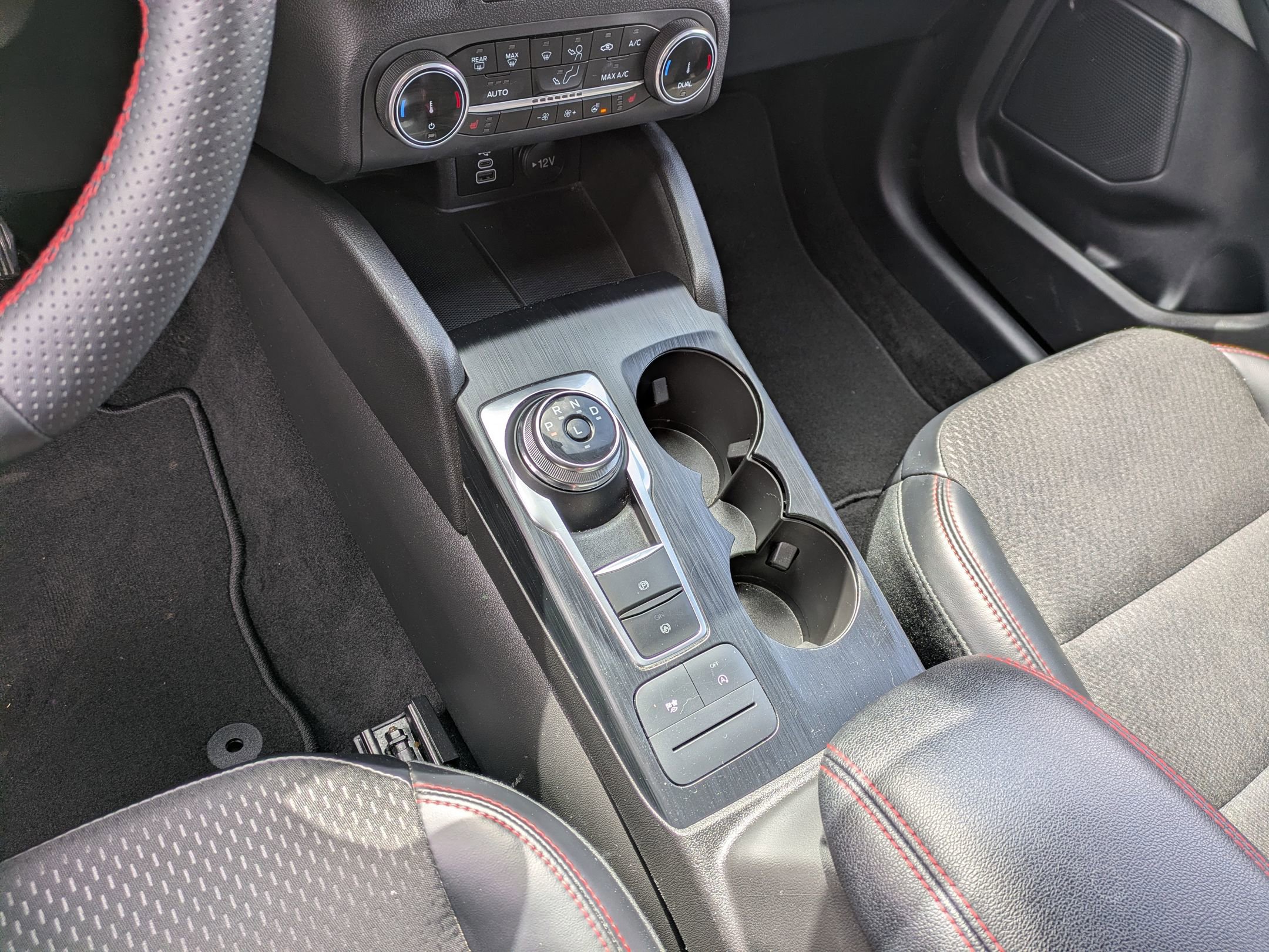 Certified 2025 Ford Escape ST-Line Select AWD/4WD image 13