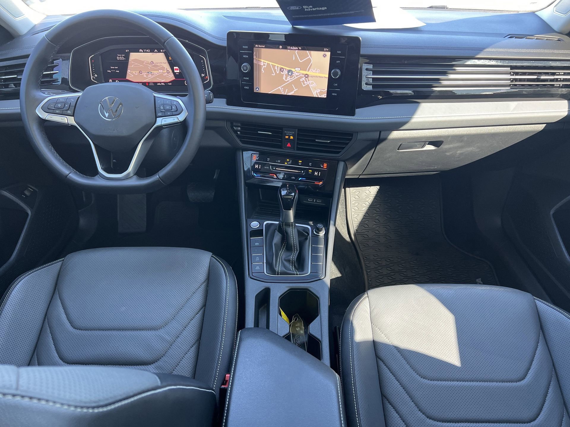 Used 2025 Volkswagen Jetta SEL image 9