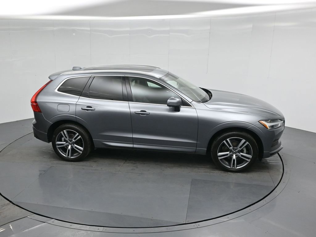 Used 2020 Volvo XC60 T5 Momentum w/ Protection Package Premier image 11