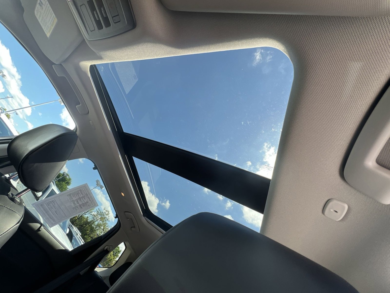 Used 2023 Nissan Rogue SV w/ SV Premium B Package AWD/4WD image 31