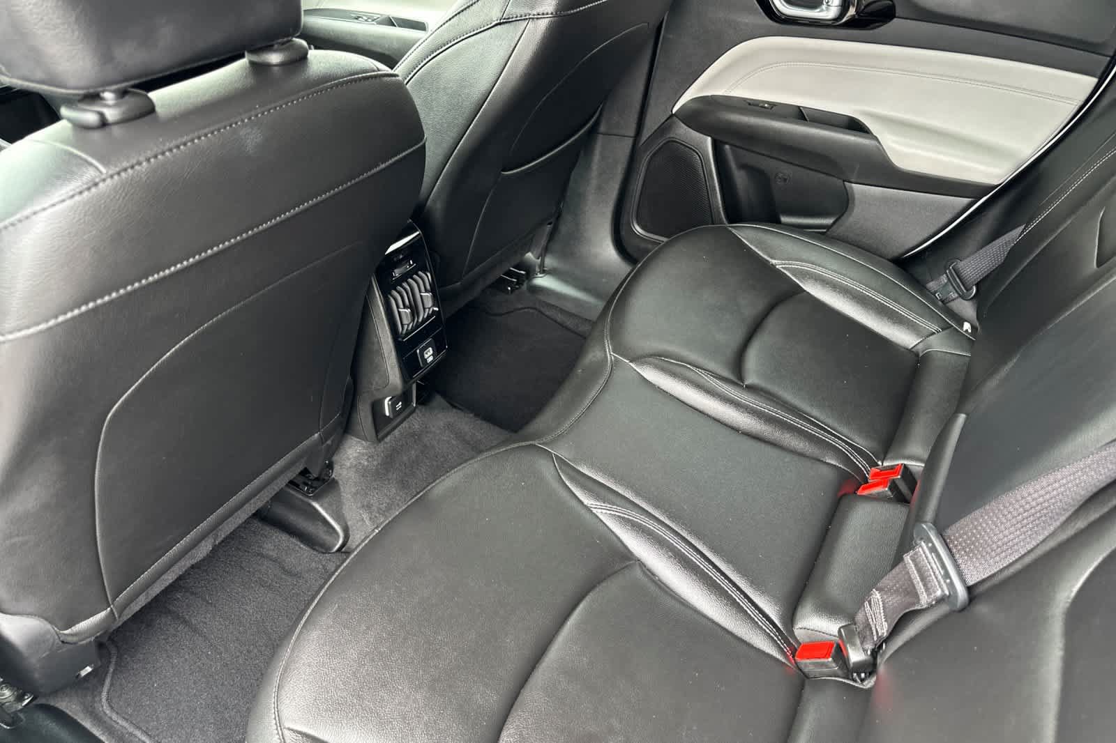 Used 2025 Jeep Compass Limited AWD/4WD image 4
