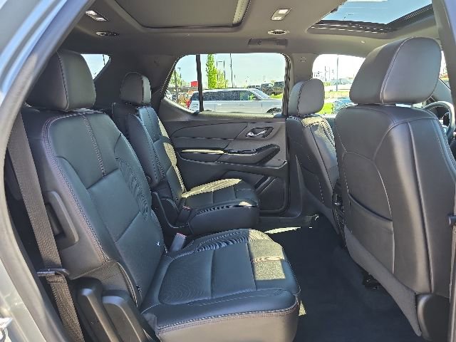 Used 2023 Chevrolet Traverse RS w/ LPO, Floor Liner Package AWD/4WD image 18