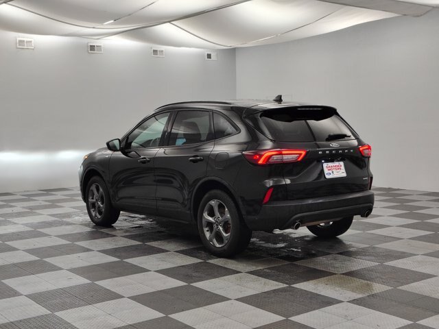 Certified 2025 Ford Escape ST-Line AWD/4WD image 9