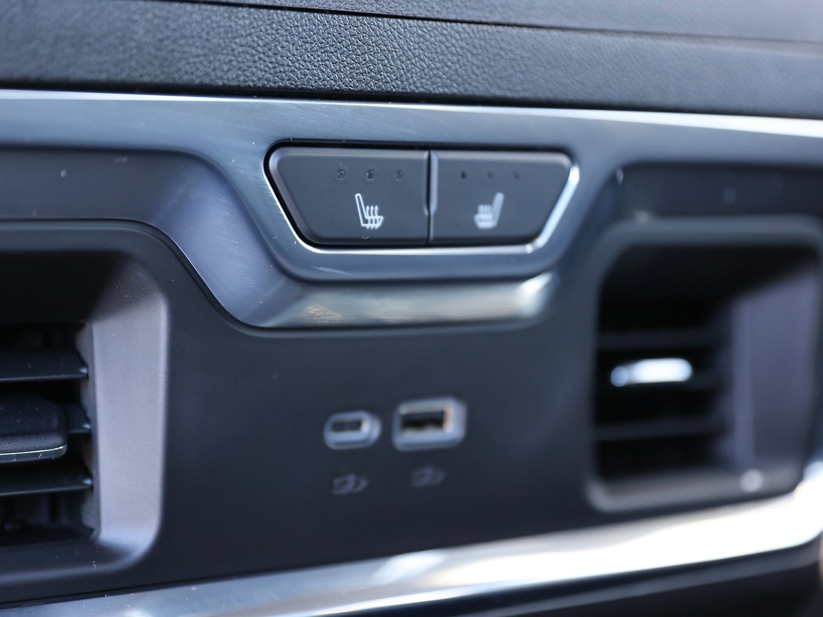 Used 2025 GMC Sierra 2500 SLT w/ SLT Premium Package image 24