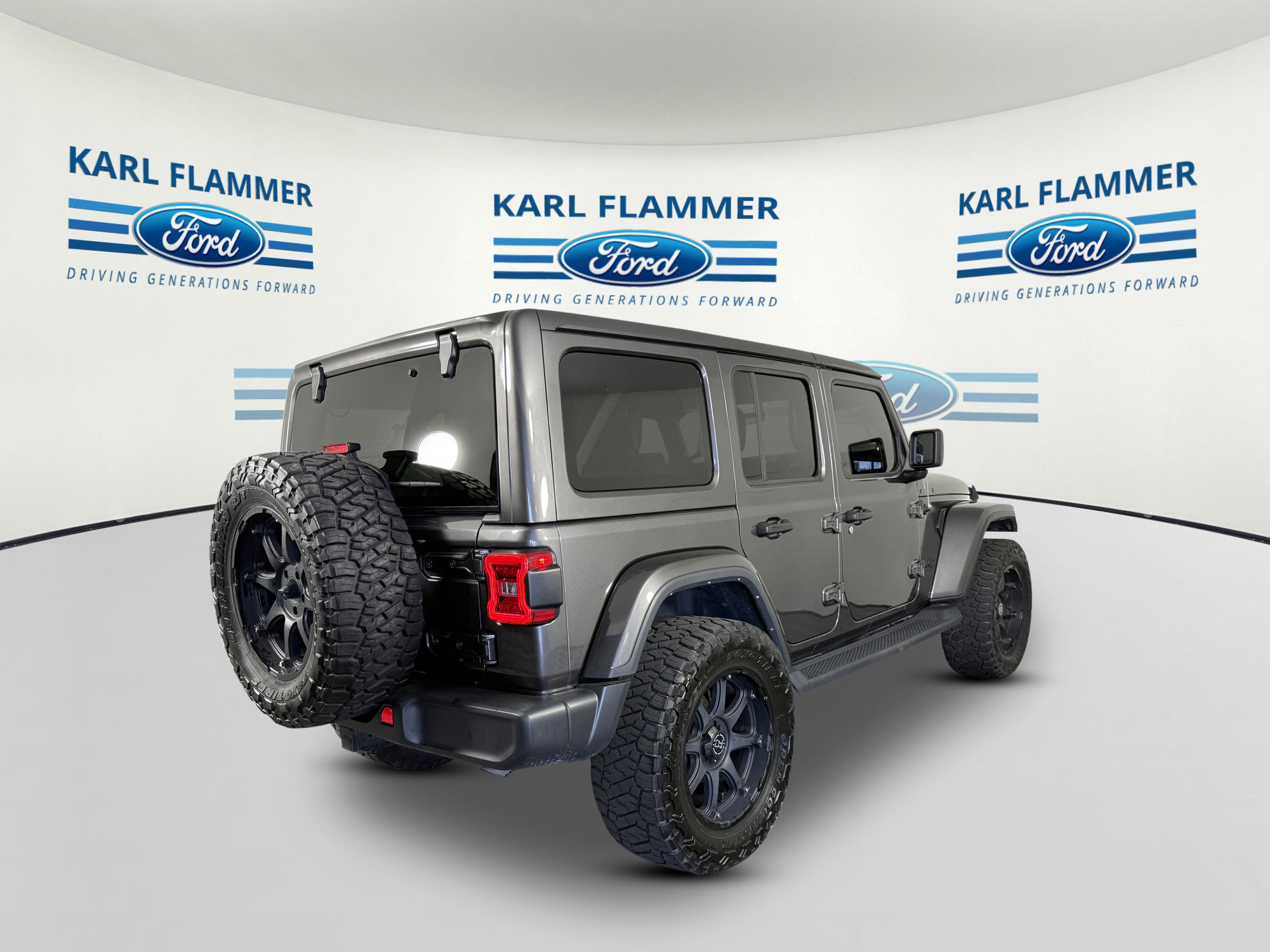 Used 2022 Jeep Wrangler Unlimited Sahara image 3