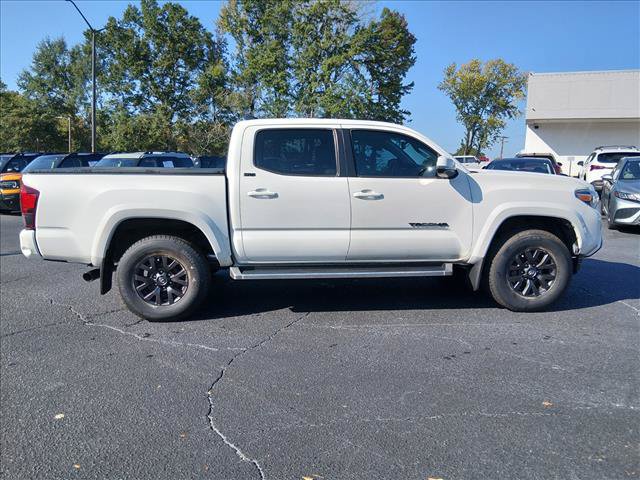 Used 2022 Toyota Tacoma SR5 w/ Technology Package RWD image 3