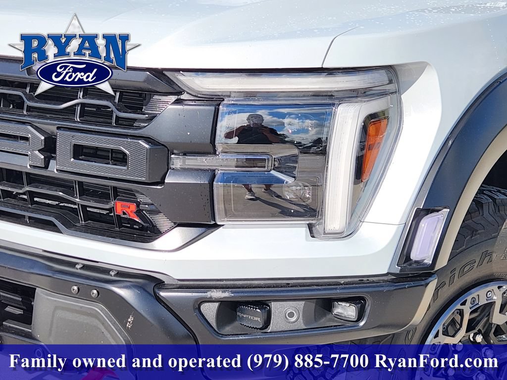 Certified 2025 Ford F150 Raptor w/ Equipment Group 803A Raptor R AWD/4WD image 6