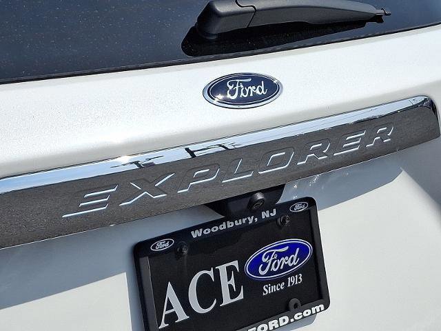 Certified 2023 Ford Explorer Limited w/ Limited Technology Package image 31