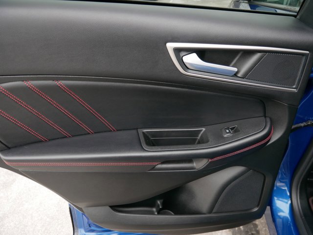 Certified 2023 Ford Edge ST-Line w/ Class II Trailer Tow Package image 13