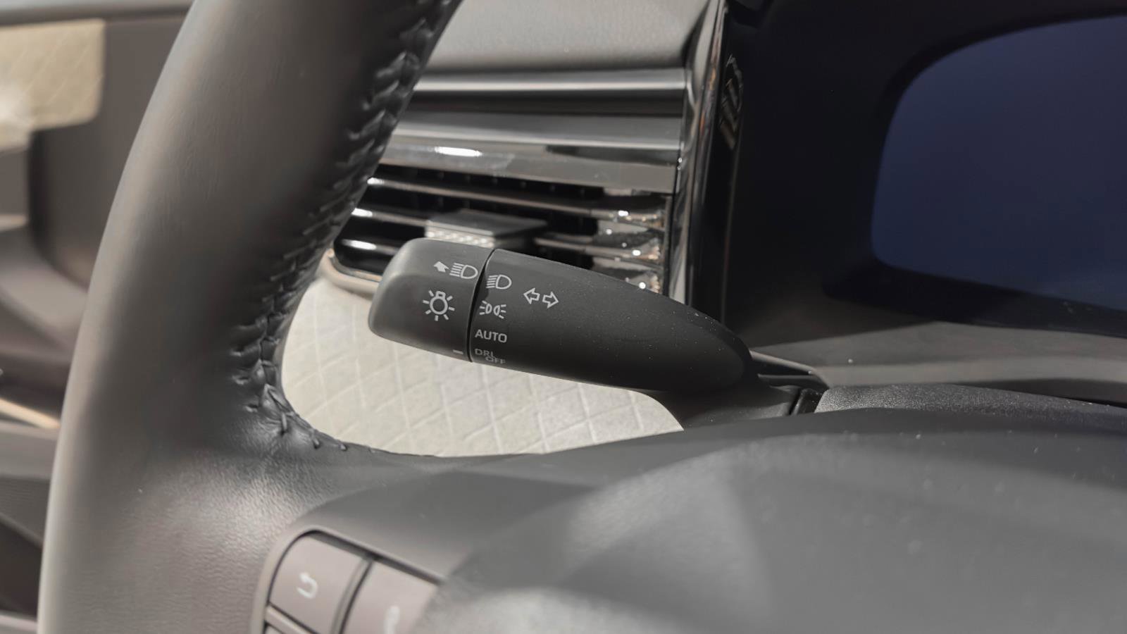 Used 2025 Toyota Camry XLE image 15