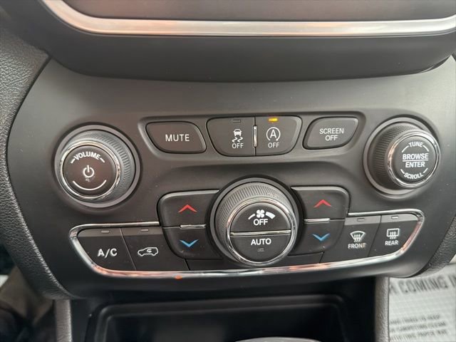 Used 2022 Jeep Cherokee Trailhawk w/ Sun, Sound & Nav Group image 18