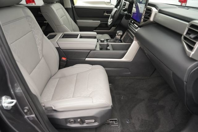 Used 2024 Toyota Tundra Limited w/ Power Package AWD/4WD image 18