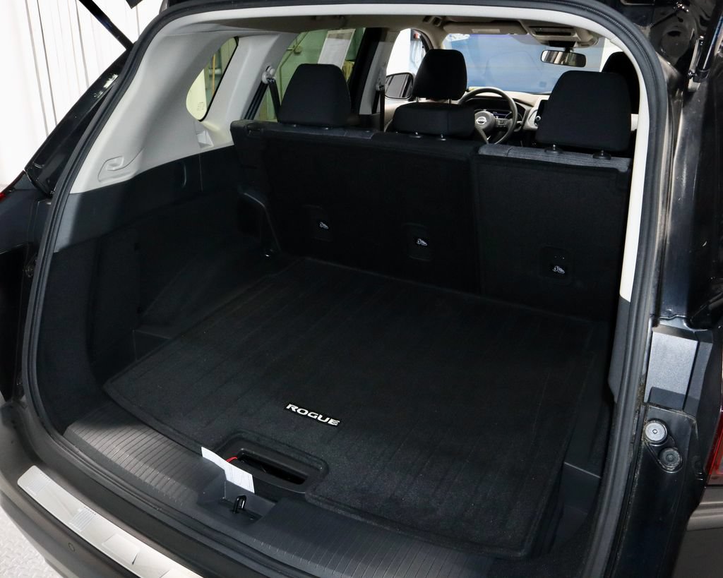 Used 2023 Nissan Rogue SV AWD/4WD image 14