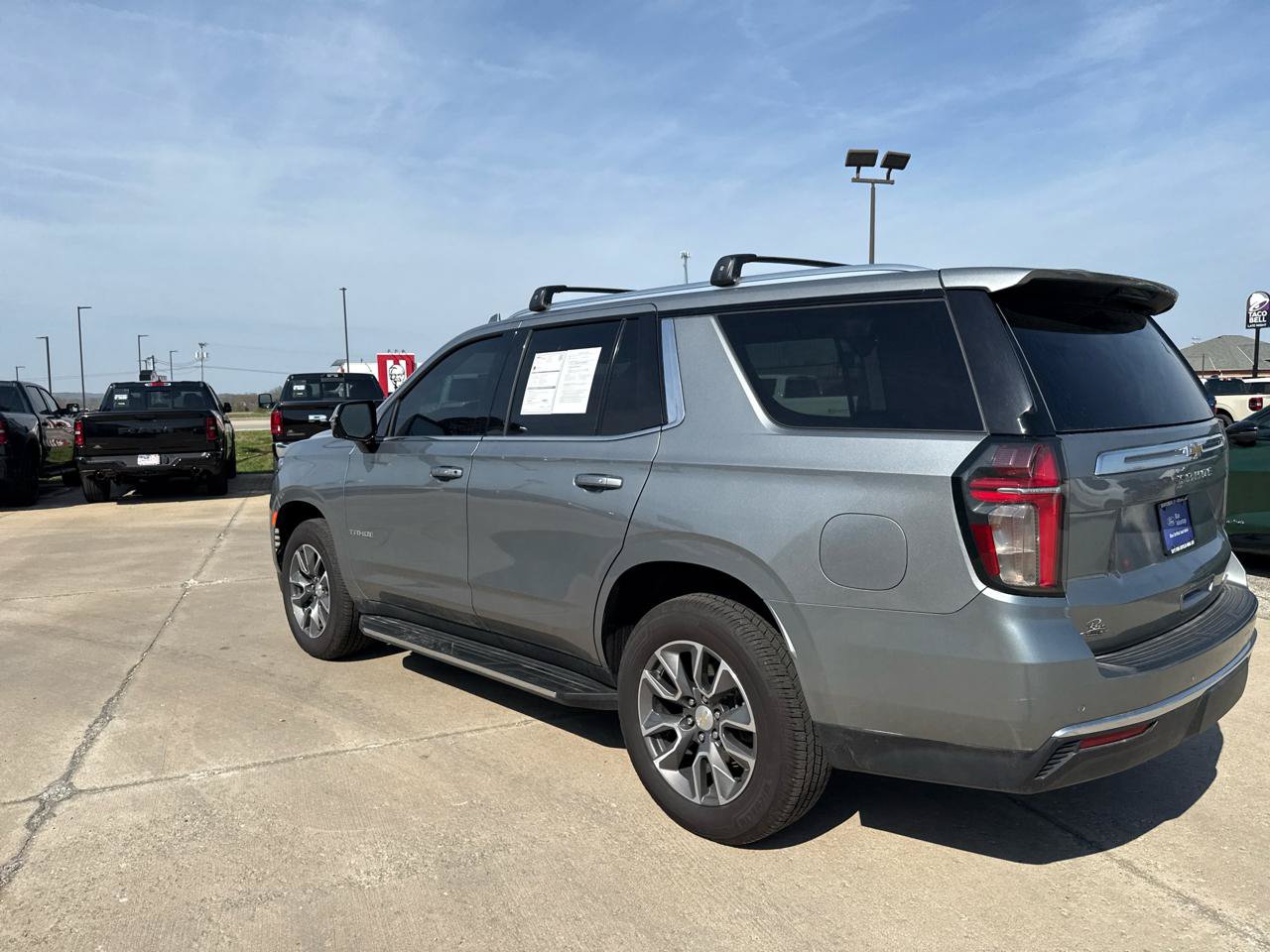 Used 2023 Chevrolet Tahoe LT w/ Luxury Package AWD/4WD image 12