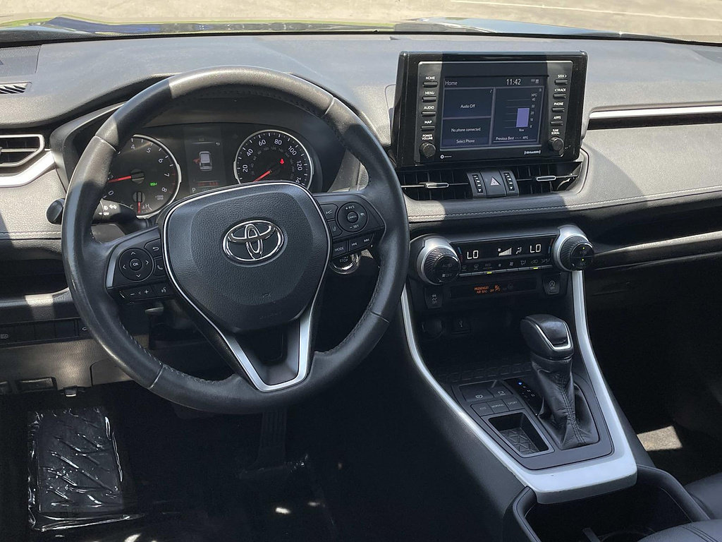 Used 2022 Toyota RAV4 XLE Premium FWD image 7