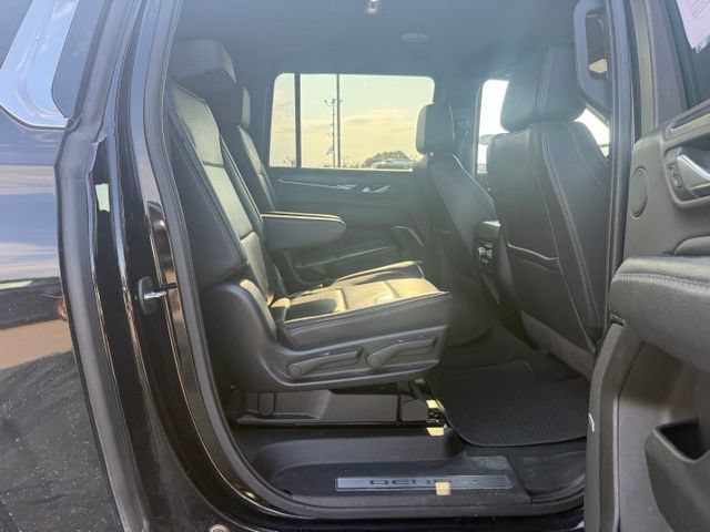 Used 2022 GMC Yukon XL Denali AWD/4WD image 13