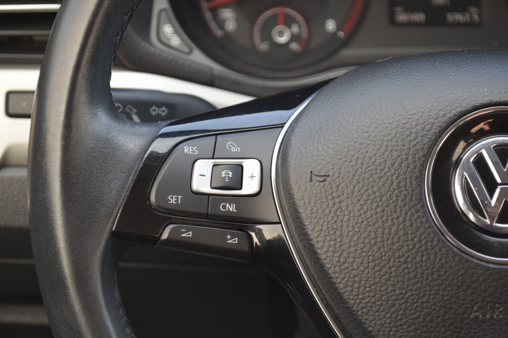 Used 2020 Volkswagen Passat 2.0T SE image 12