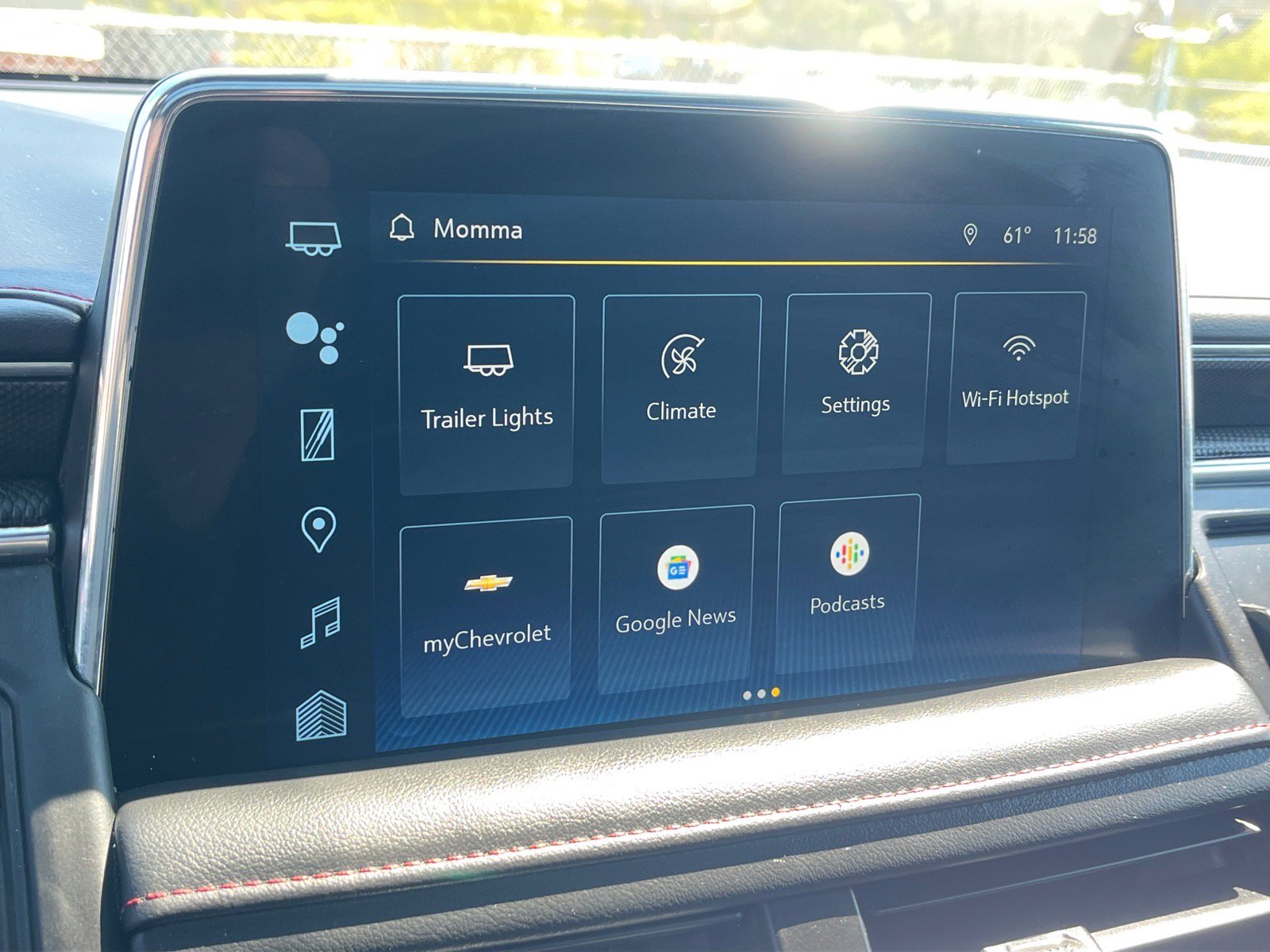 Used 2022 Chevrolet Suburban RST w/ Luxury Package image 12