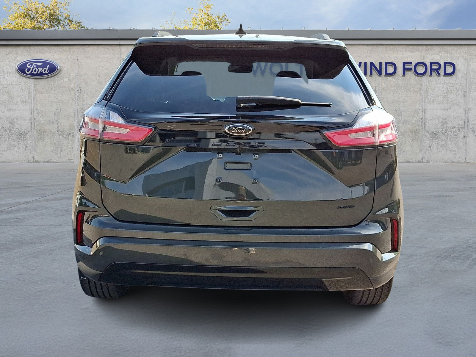 Certified 2022 Ford Edge SE w/ Black Appearance Package AWD/4WD image 5