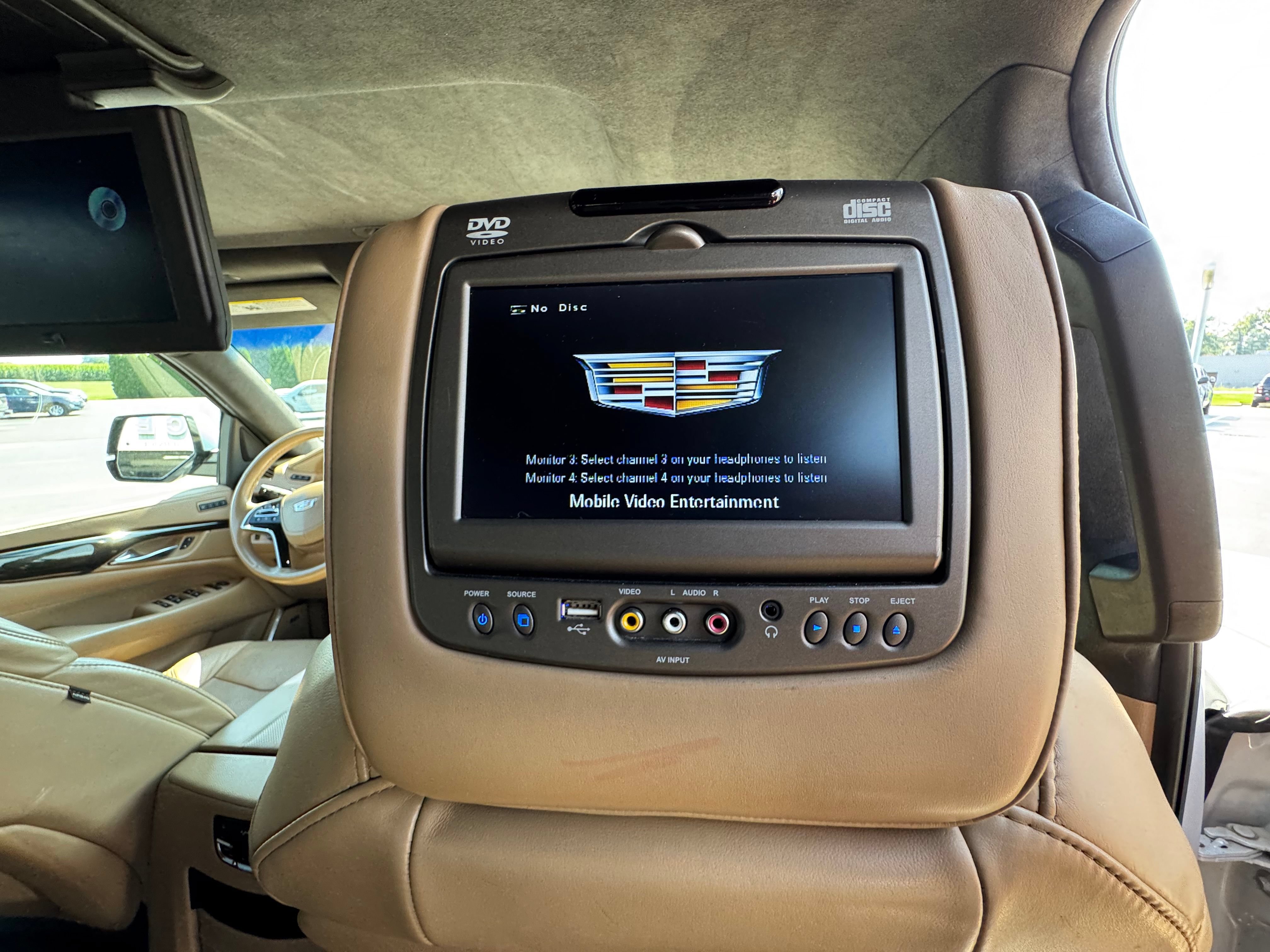 Used 2018 Cadillac Escalade ESV Platinum AWD/4WD image 19
