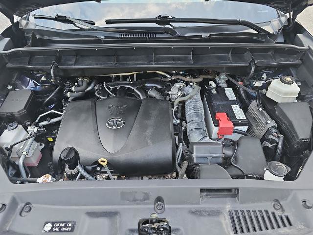 Used 2022 Toyota Highlander XLE AWD/4WD image 30