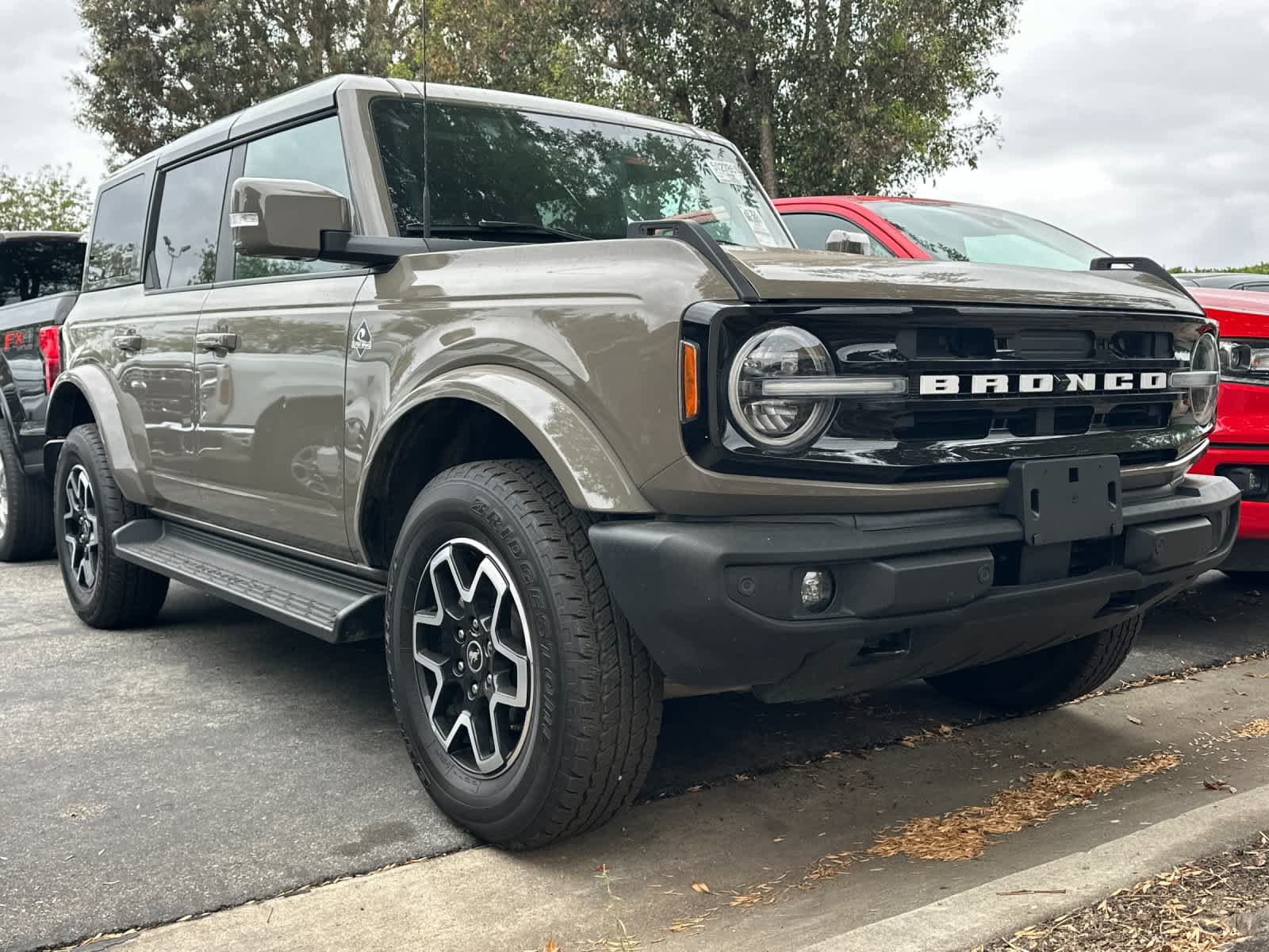 Certified 2025 Ford Bronco Outer Banks AWD/4WD image 3