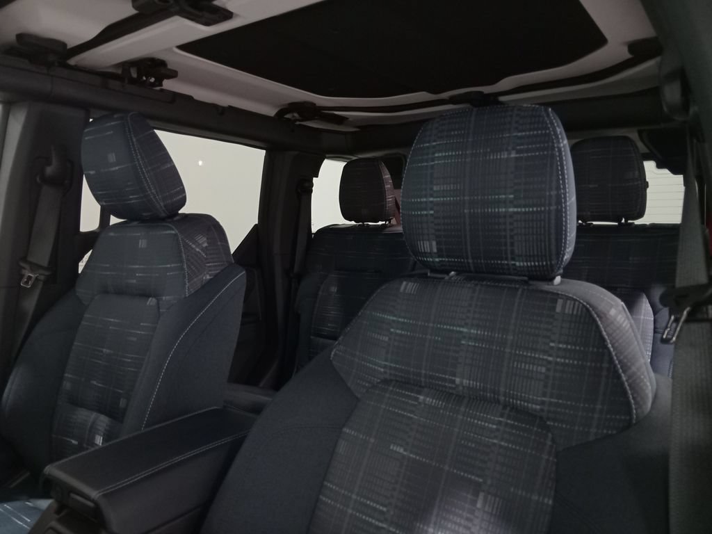 Certified 2025 Ford Bronco Heritage Edition AWD/4WD image 15