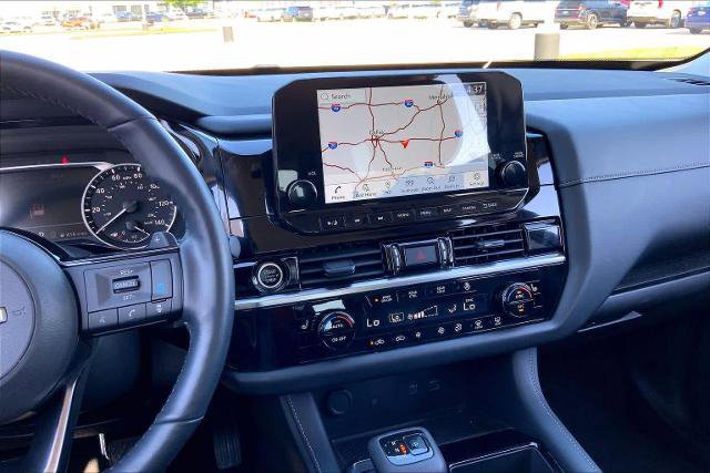 Used 2023 Nissan Pathfinder SL w/ Lighting Package (N92) image 9