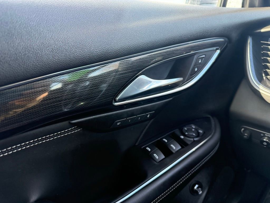 Used 2023 Buick Envision Essence image 22