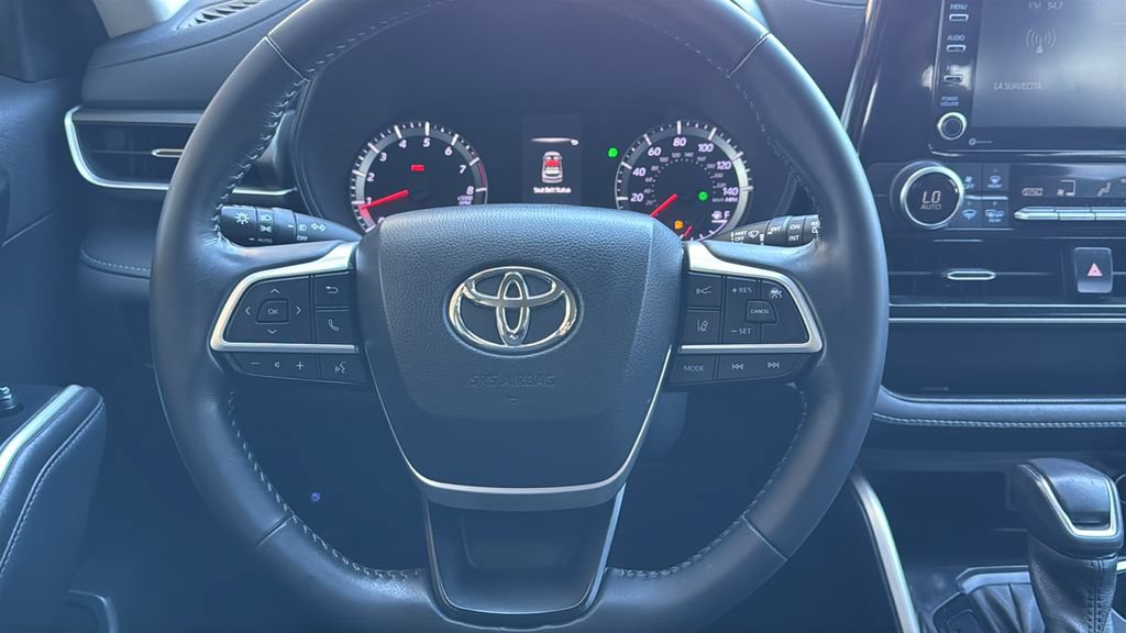Used 2022 Toyota Highlander LE FWD image 10