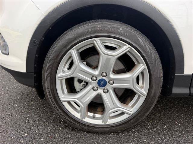 Certified 2019 Ford Escape Titanium AWD/4WD image 9