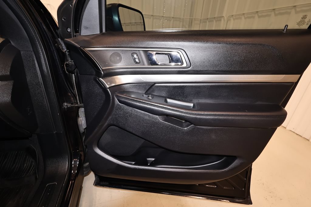 Certified 2019 Ford Explorer XLT w/ Equipment Group 201A AWD/4WD image 22