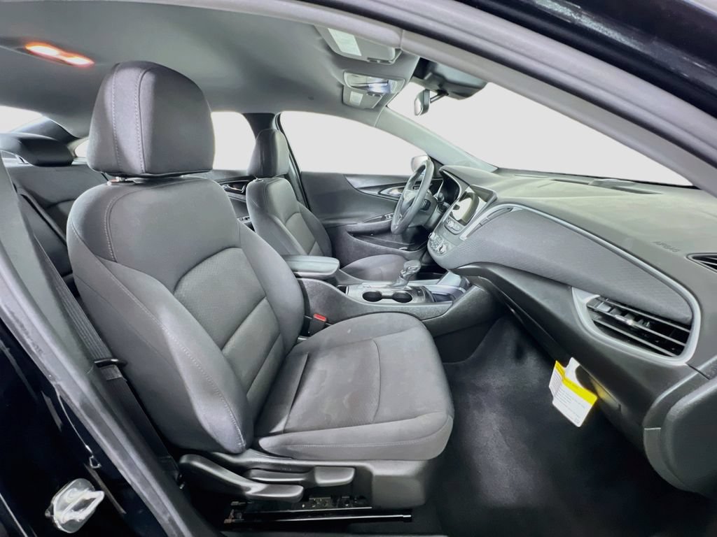 Used 2023 Chevrolet Malibu LT FWD image 32