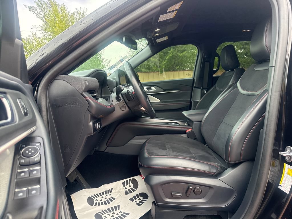 Certified 2025 Ford Explorer ST AWD/4WD image 12