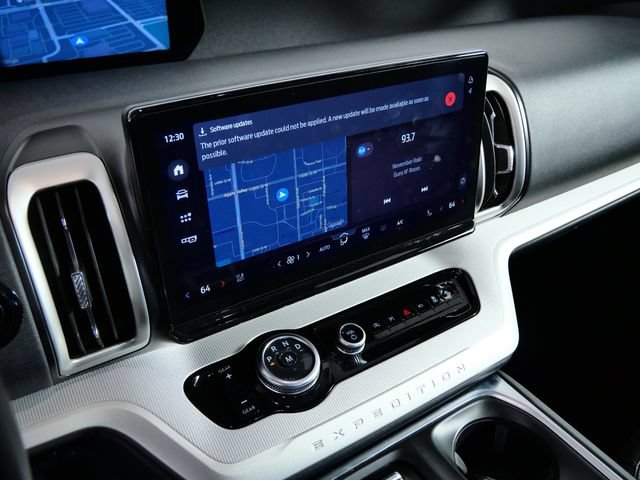 Certified 2025 Ford Expedition Active AWD/4WD image 21