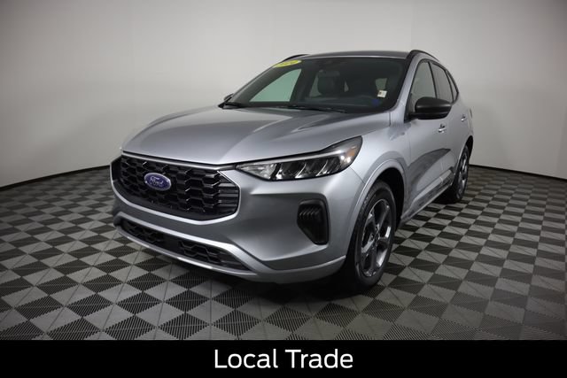Certified 2024 Ford Escape ST-Line w/ Tech Pack #1 AWD/4WD image 9