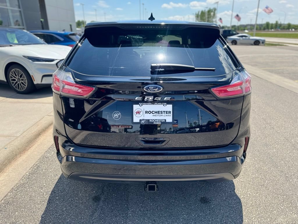 Certified 2022 Ford Edge ST-Line w/ Class II Trailer Tow Package AWD/4WD image 40