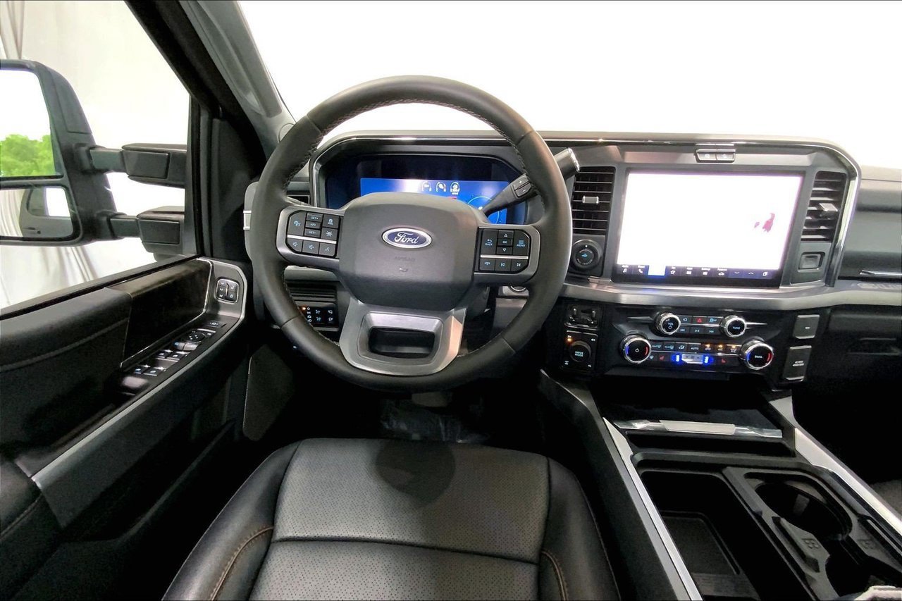 Certified 2025 Ford F350 Lariat w/ Lariat Ultimate Package AWD/4WD image 4