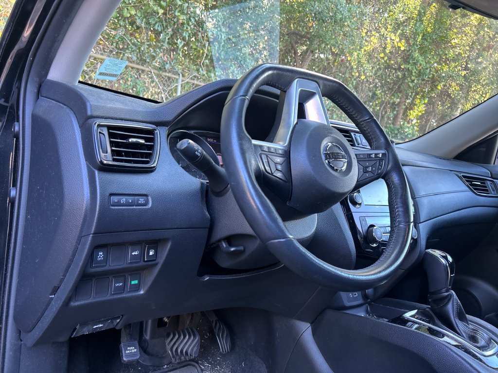 Used 2018 Nissan Rogue SV FWD image 10
