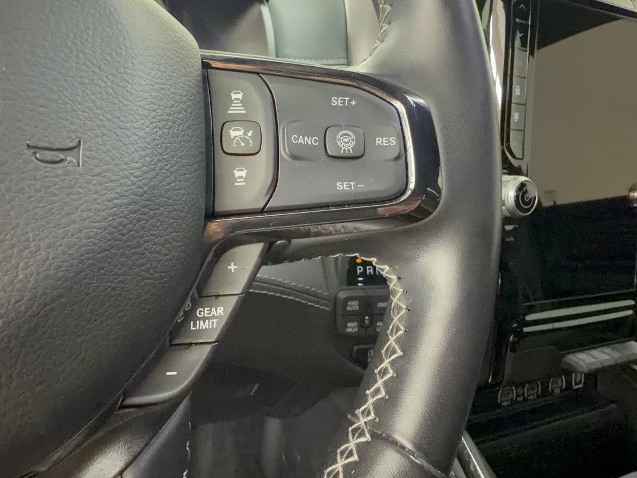 Used 2025 RAM 1500 Limited w/ Off Road Group AWD/4WD image 19
