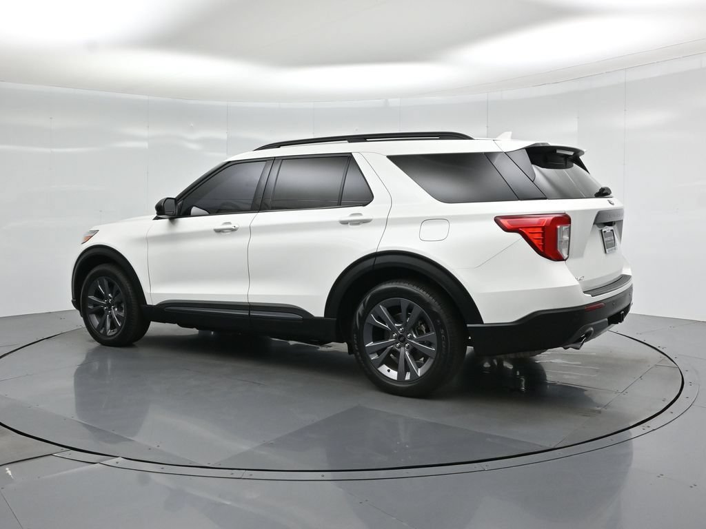 Certified 2023 Ford Explorer XLT w/ Equipment Group 202A RWD image 6