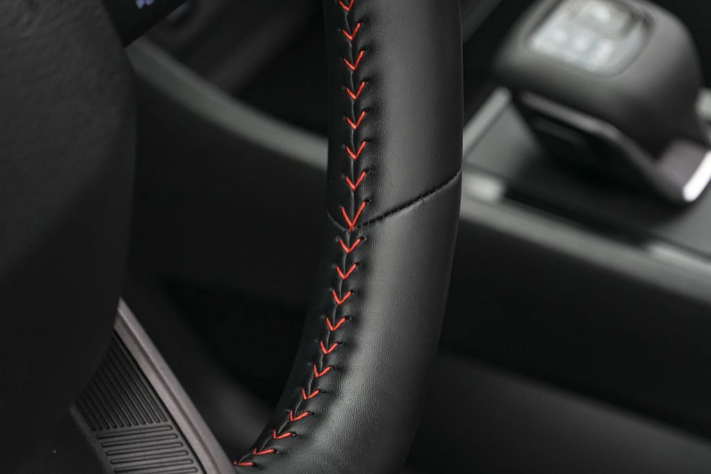 Used 2025 Nissan Rogue SV image 18