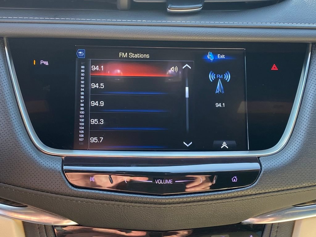 Used 2018 Cadillac XT5 AWD image 17
